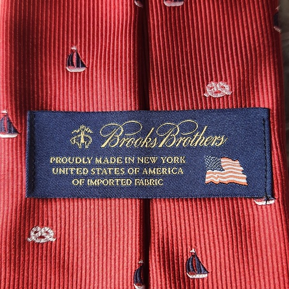 Brooks Brothers Red Tie With Blue Sail Boats 100% Silk Men's Necktie 57" - Picture 7 of 7